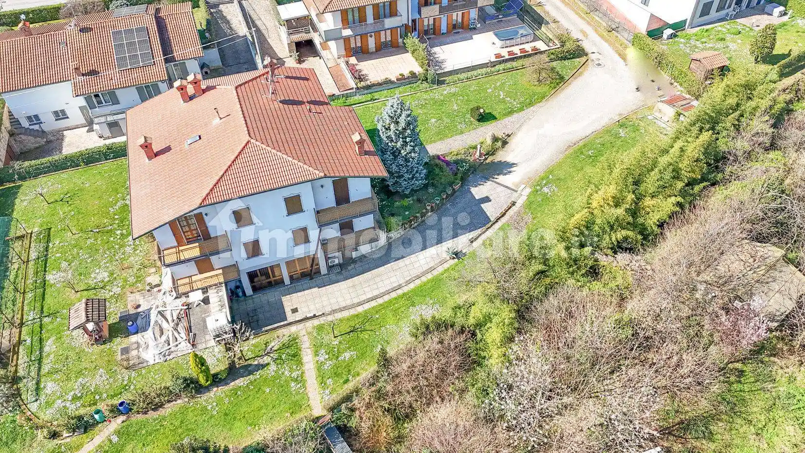 Villa in vendita a Ambivere