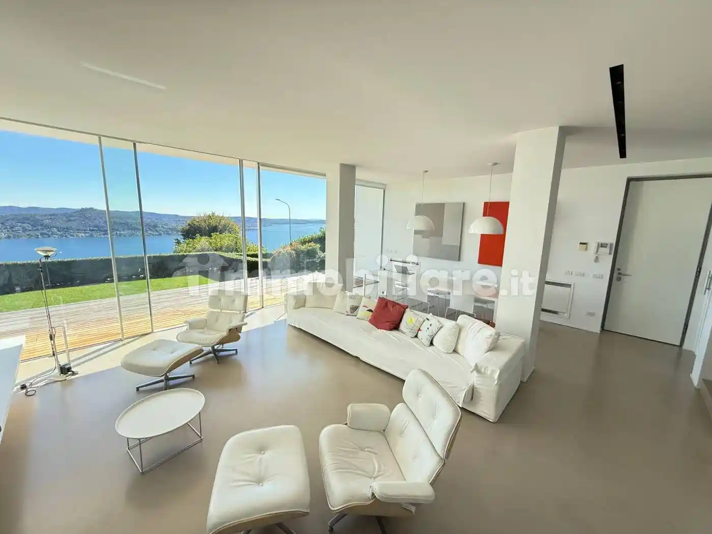 Villa in vendita a Meina