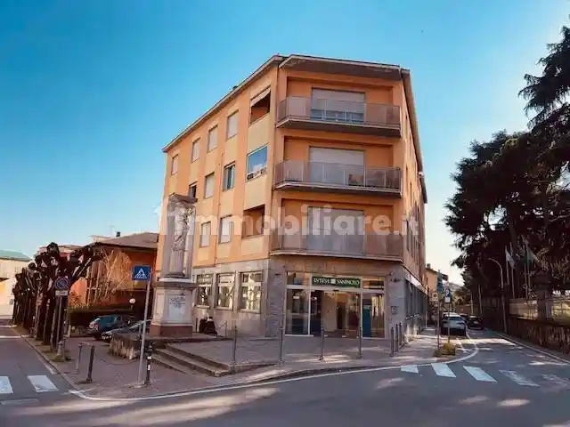 Palazzo - Edificio in vendita a Alzano Lombardo