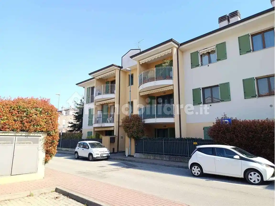 Appartamento in vendita a Carugate