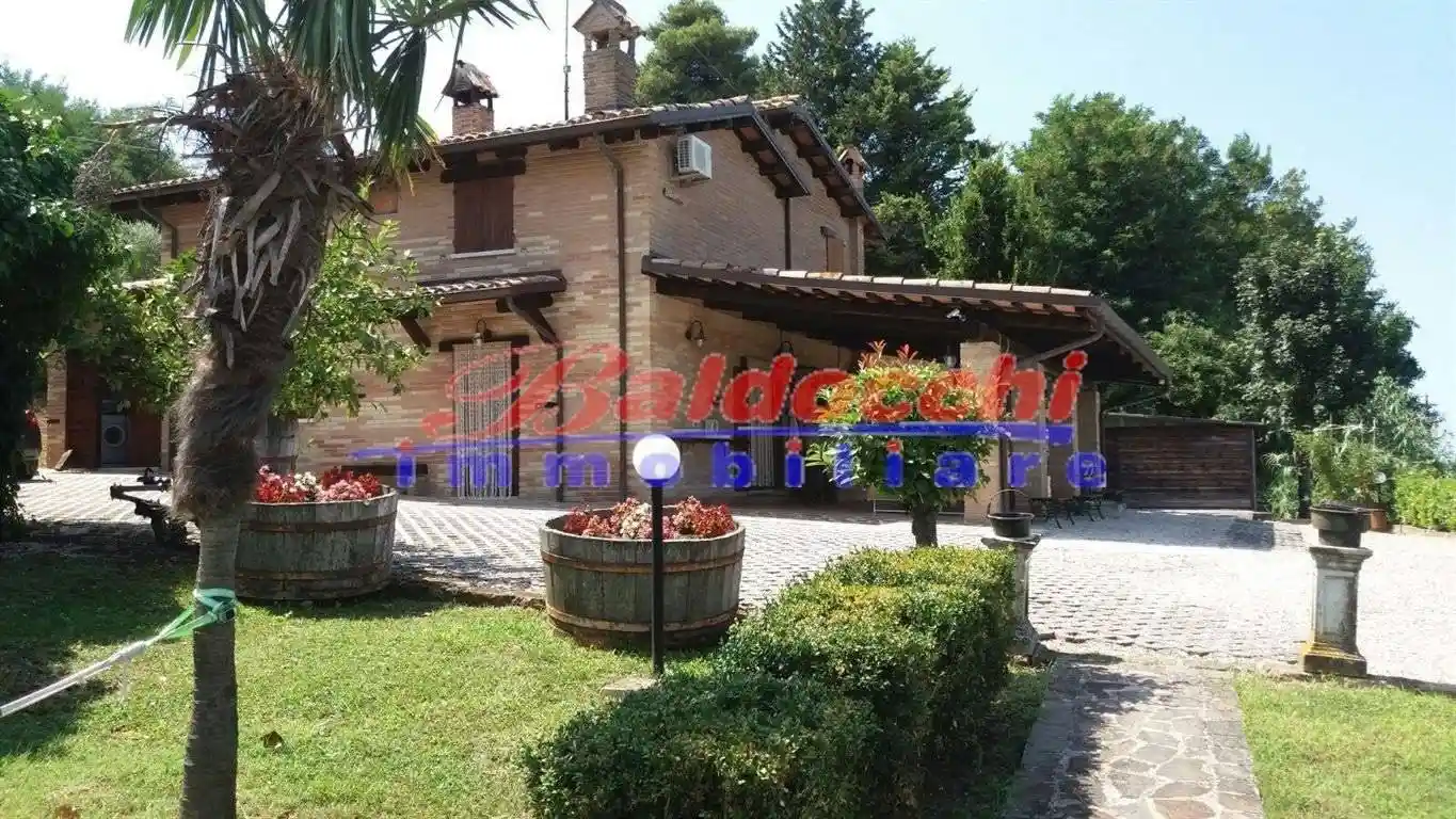 Rustico - Casale in vendita a Terre Roveresche