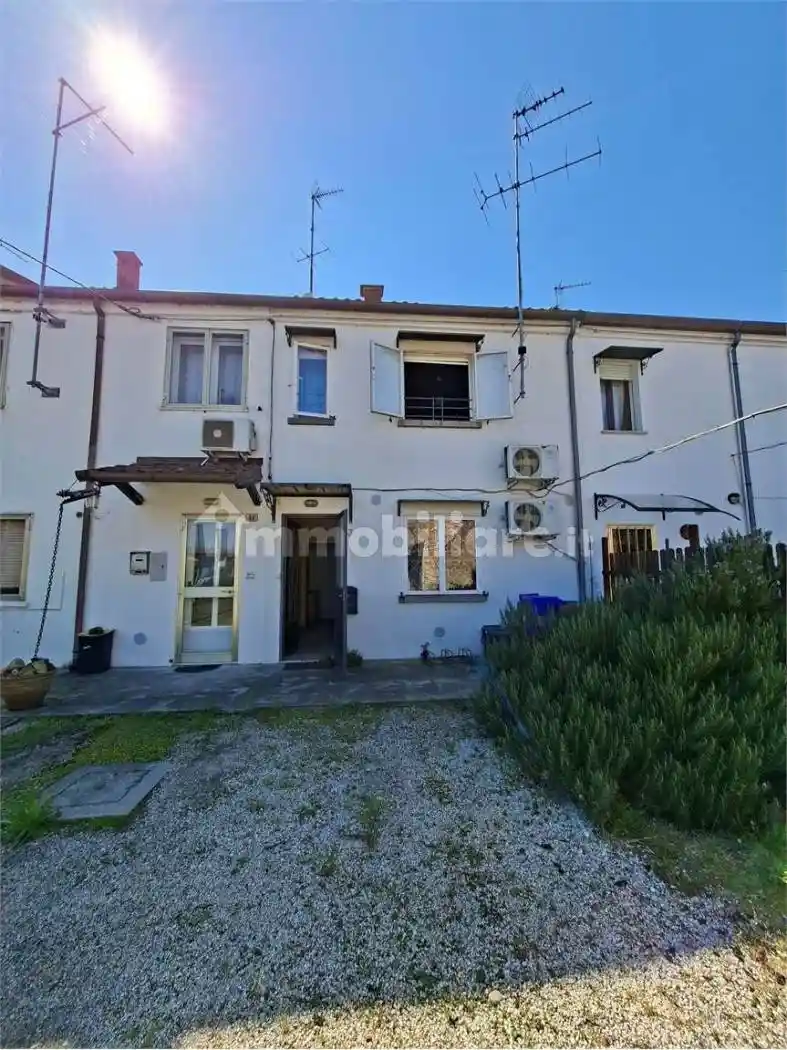 Casa indipendente in vendita a Tresignana