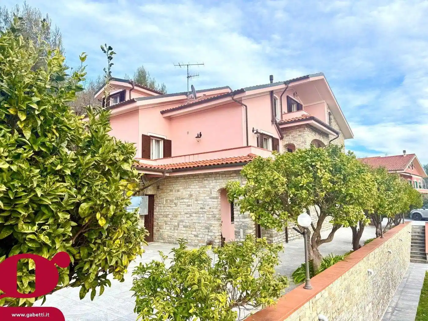 Appartamento in vendita a Imperia