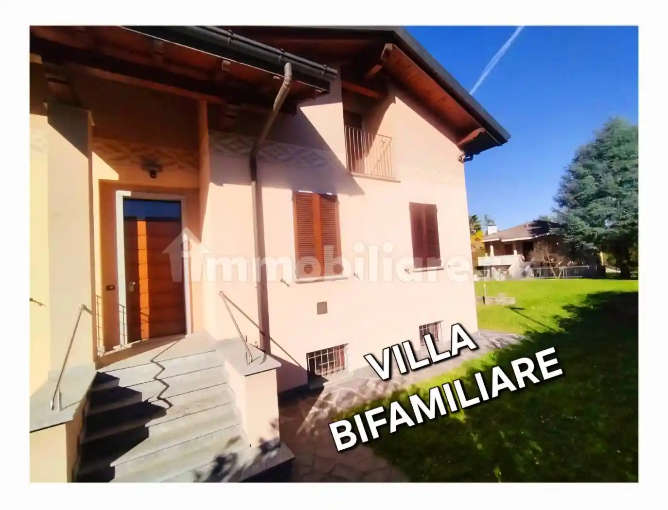 Villa in vendita a Buguggiate