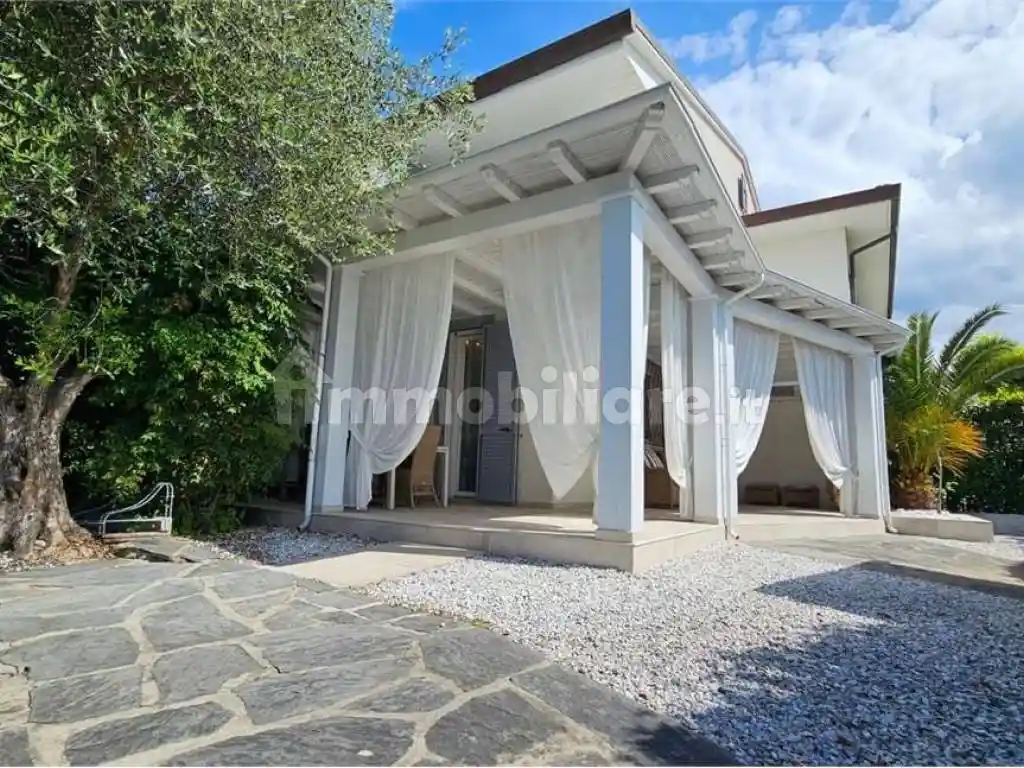 Villa in vendita a Forte dei Marmi