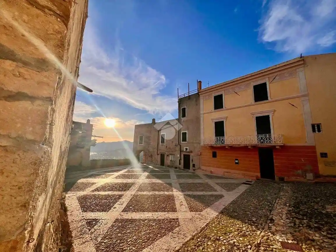 Appartamento in vendita a Borgio Verezzi