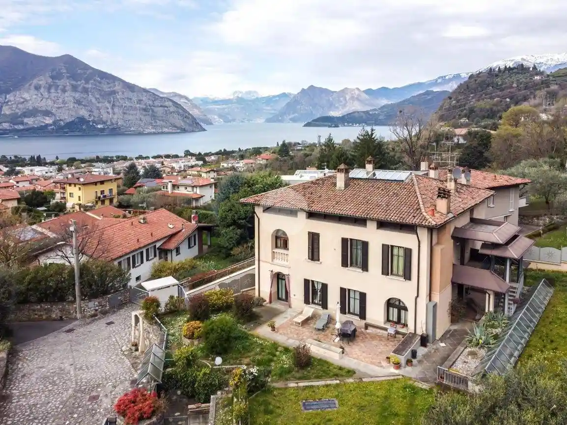 Villa in vendita a Iseo