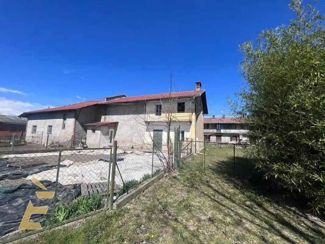Rustico - Casale in vendita a Cavour