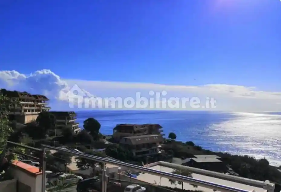 Appartamento in vendita a Letojanni