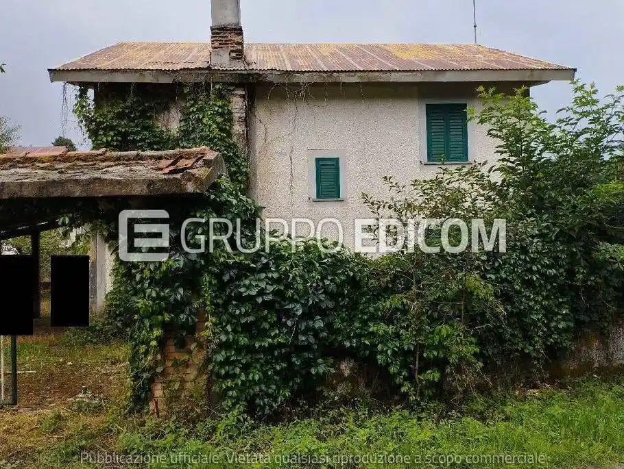 Villa in vendita a Taverna