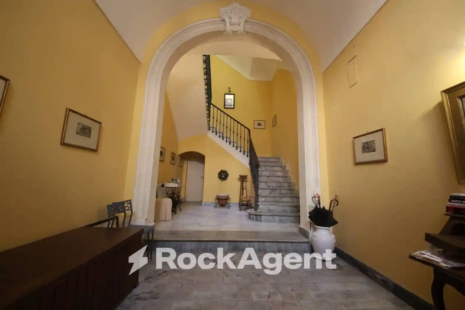 Palazzo - Edificio in vendita a Brindisi