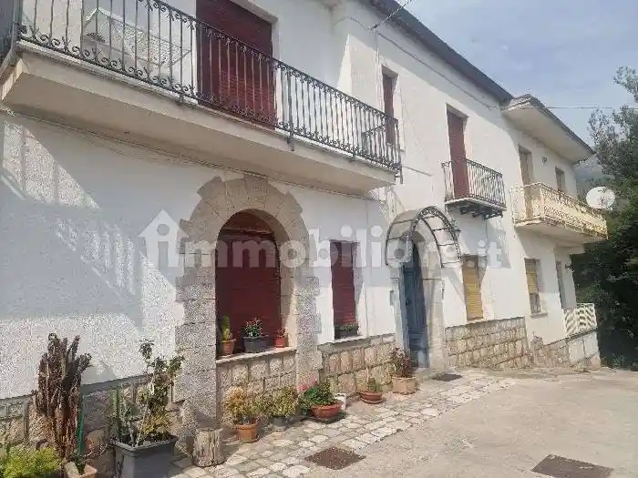 Casa indipendente in vendita a Vitulano