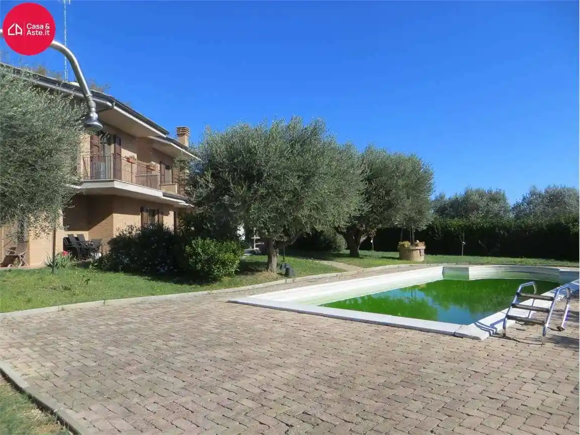 Villa in vendita a Civitanova Marche