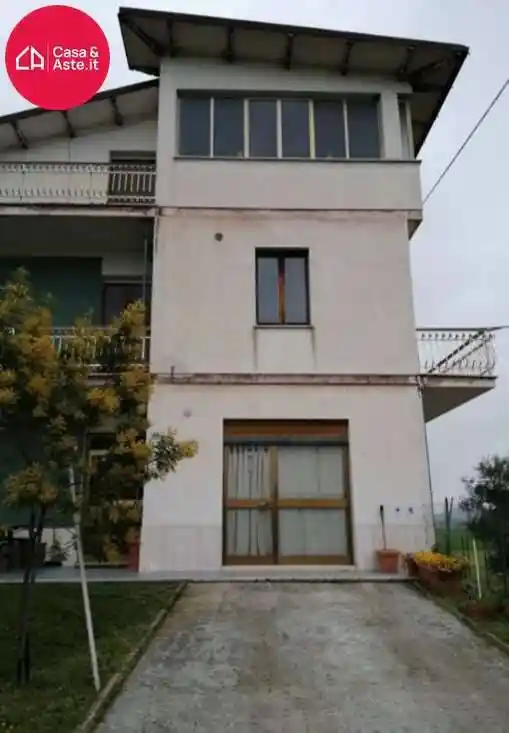 Appartamento in vendita a Monte Urano