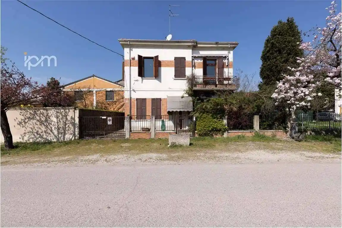 Villa in vendita a Sermide e Felonica