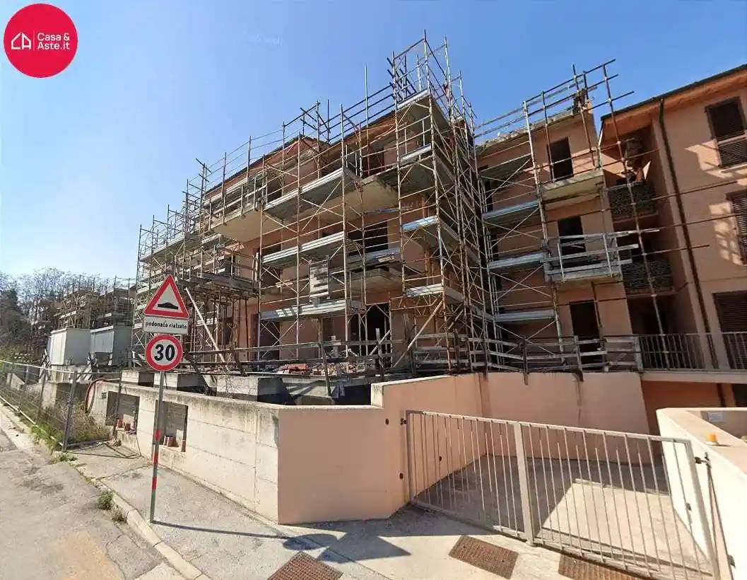 Palazzo - Stabile in vendita a Fermo