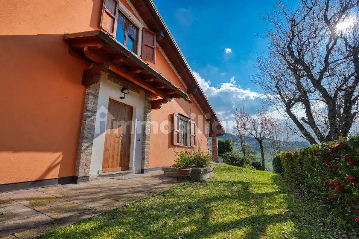 Villa in vendita a Vernasca