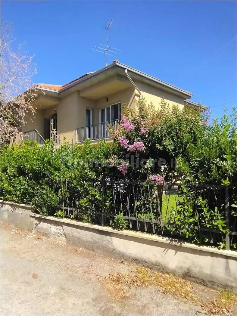 Villa in vendita a Tortona