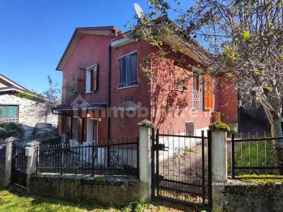 Casa indipendente in vendita a Bedonia