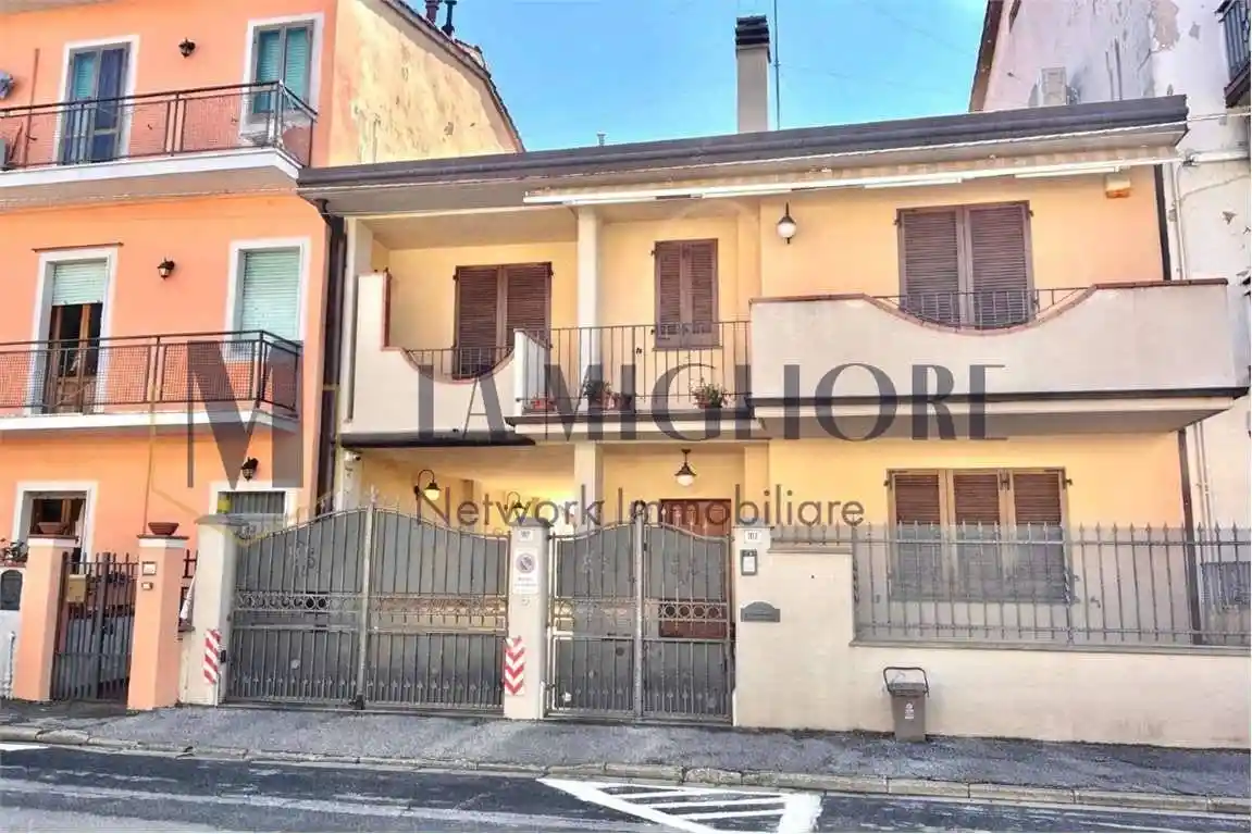 Villetta a schiera in vendita a Prato