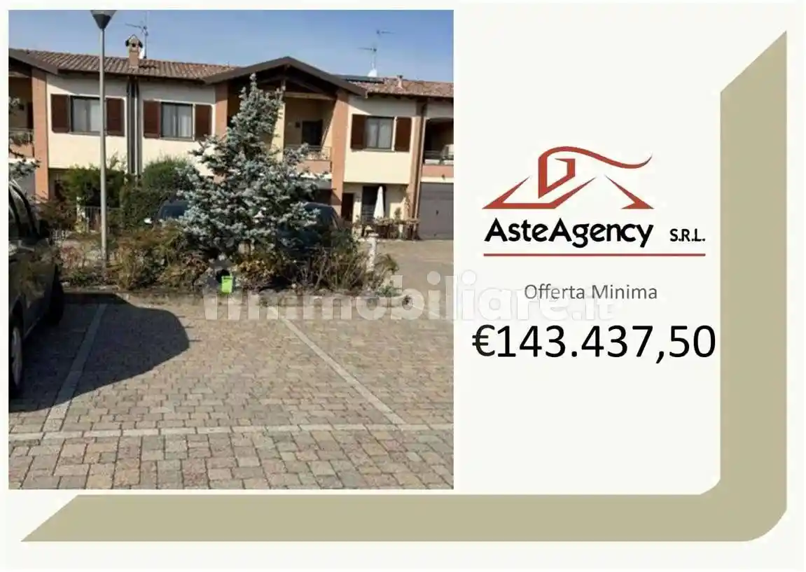 Villetta a schiera in vendita a Travacò Siccomario