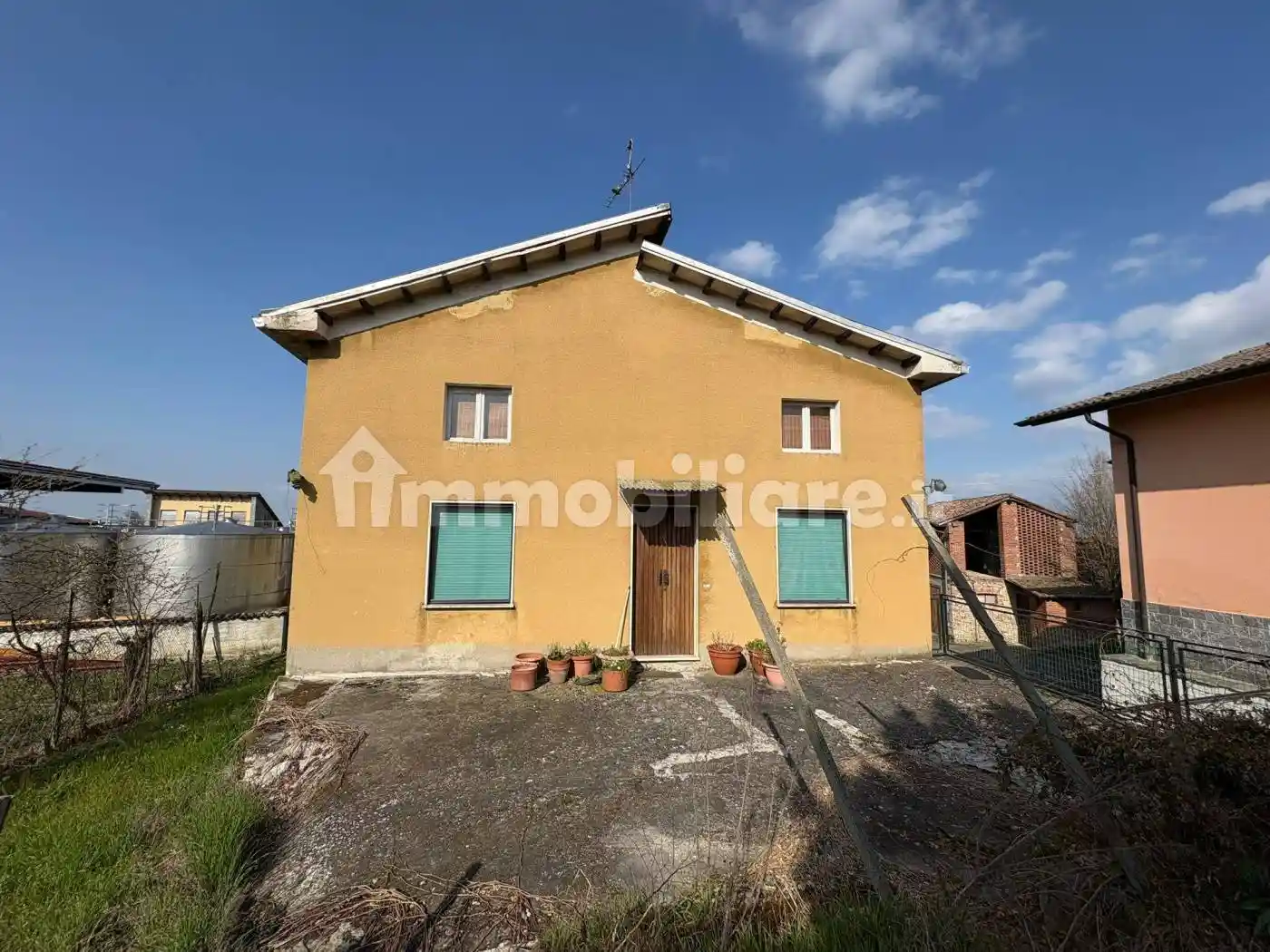 Casa indipendente in vendita a Ziano Piacentino