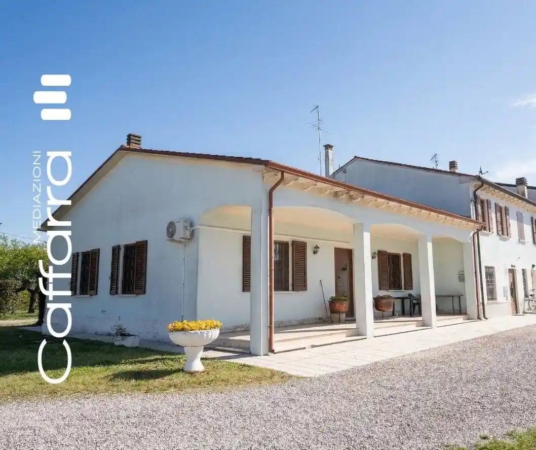 Villa in vendita a Volta Mantovana