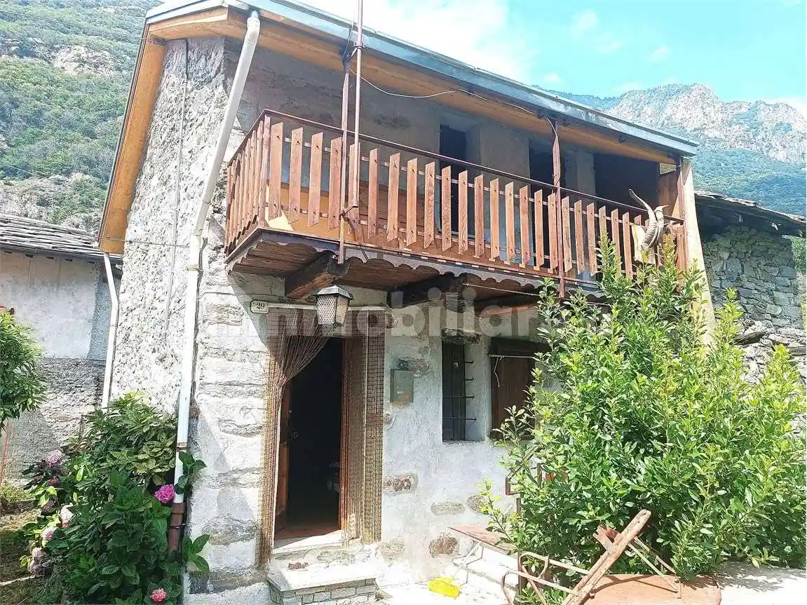 Casa indipendente in vendita a Donnas