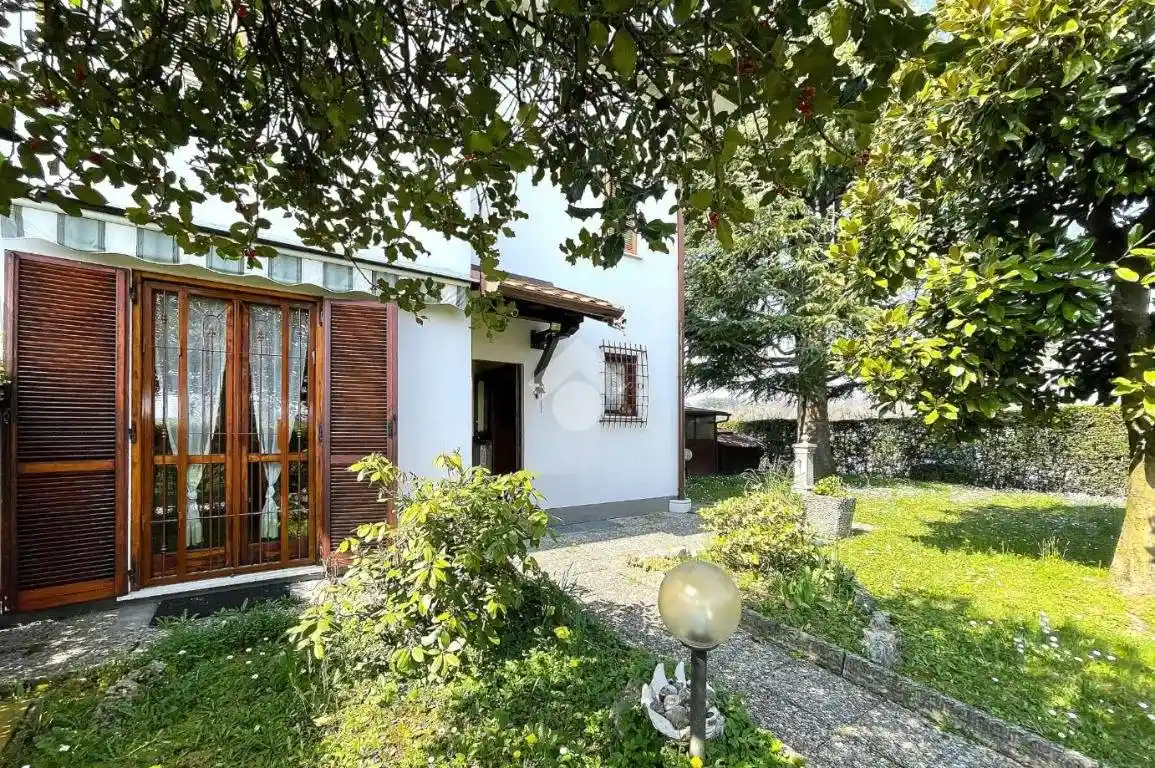 Villa in vendita a Novedrate