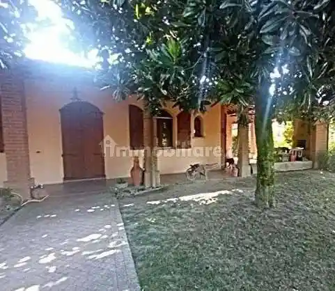 Villa in vendita a Monticelli Pavese