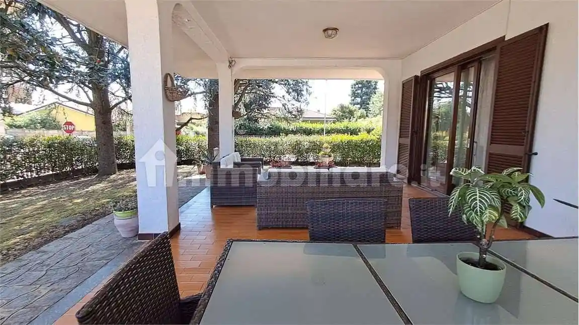 Villa in vendita a Busto Garolfo