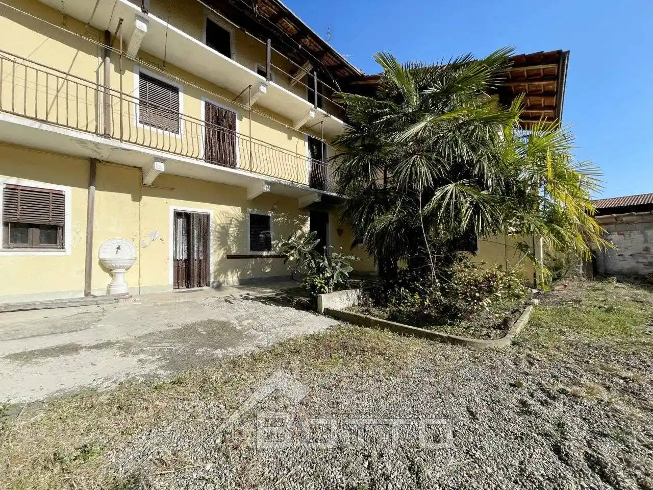 Casa indipendente in vendita a Bogogno