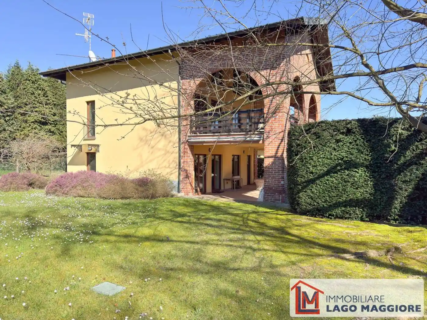 Villa in vendita a Ispra