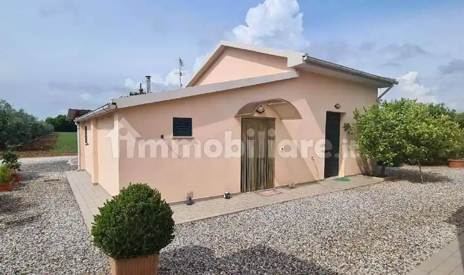 Rustico - Casale in vendita a Cecina