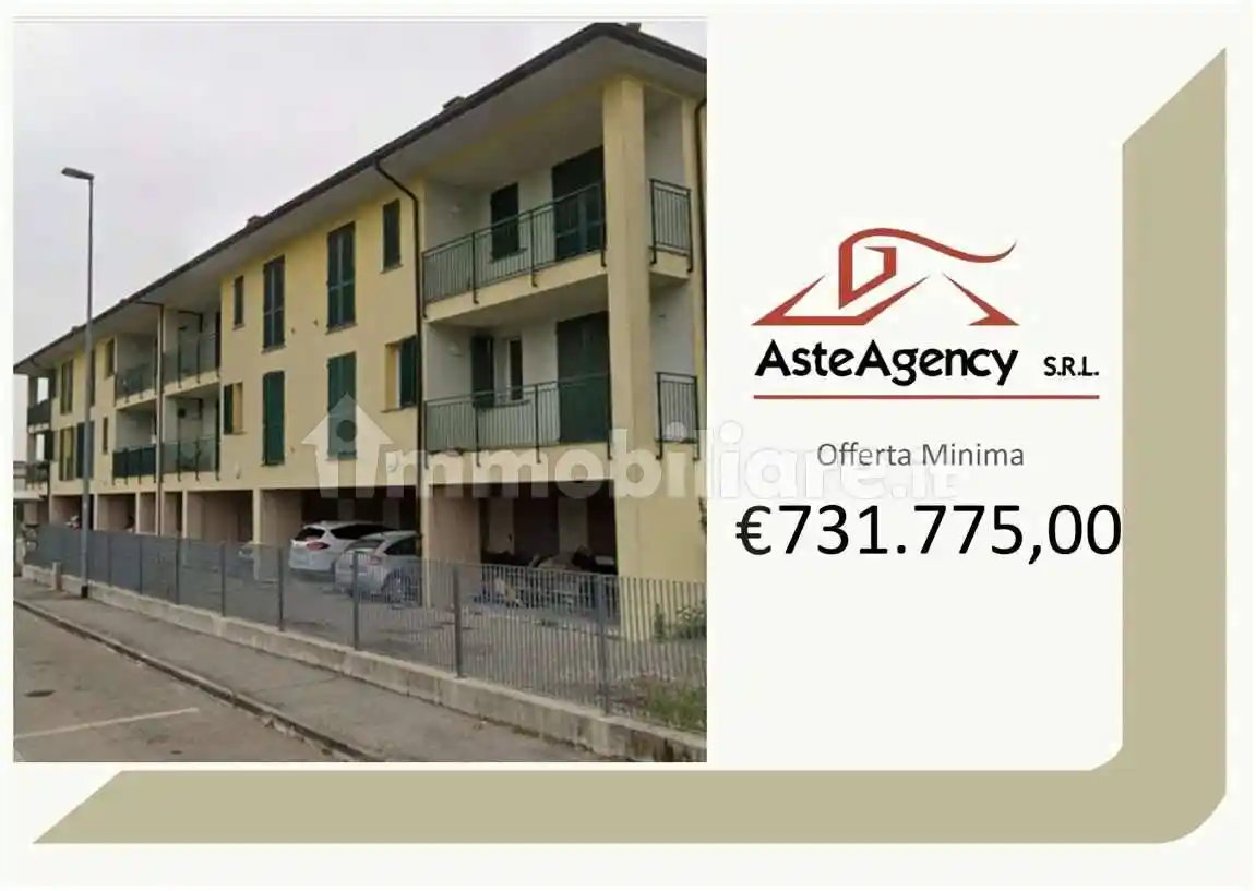 Palazzo - Stabile in vendita a Broni