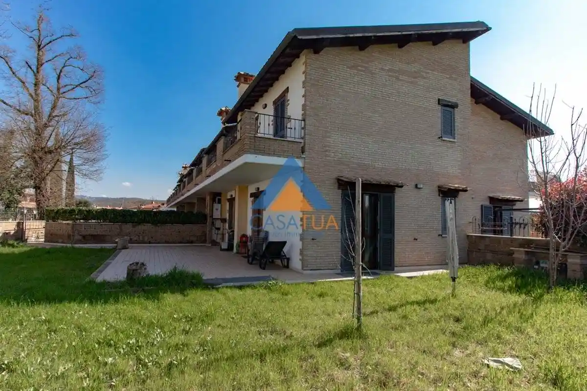 Villa in vendita a Orte