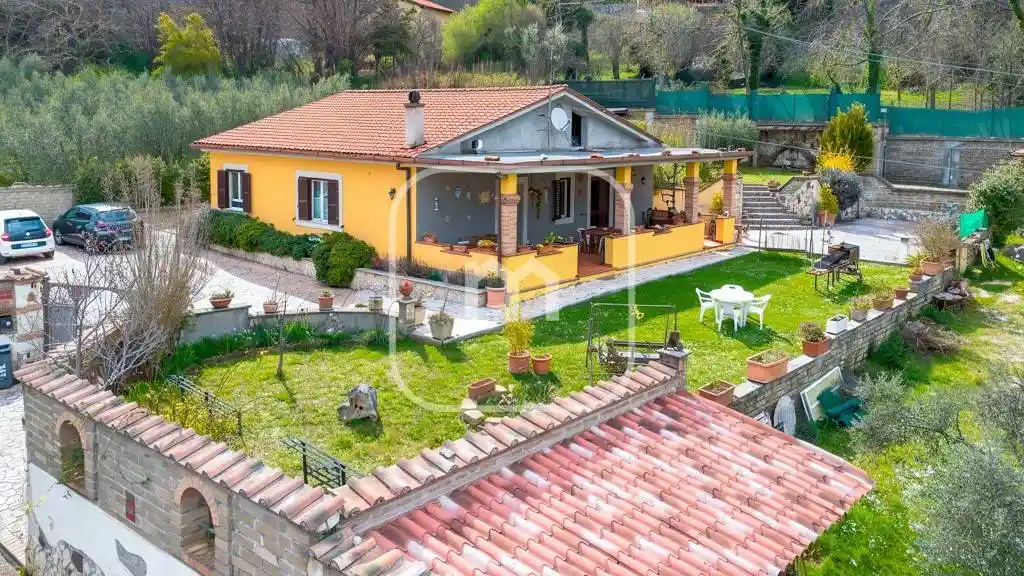 Villa in vendita a Cave