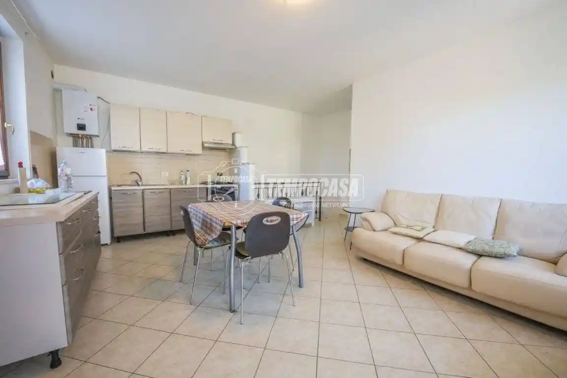 Appartamento in vendita a Montecosaro