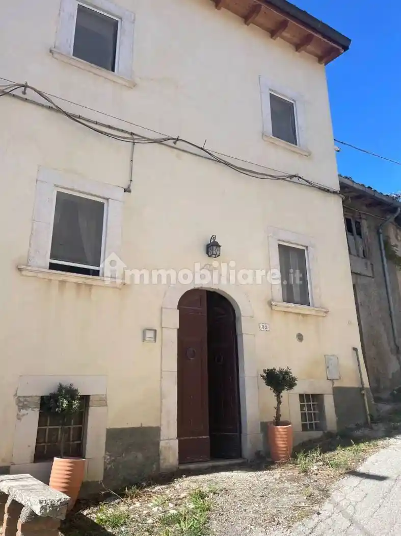 Palazzo - Edificio in vendita a Scoppito