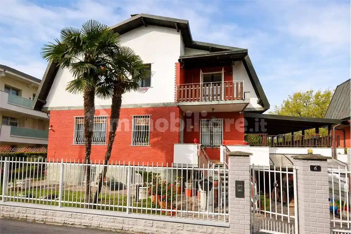Villa in vendita a Carugate