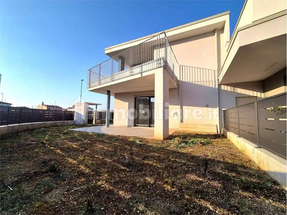 Villa in vendita a Villafranca di Verona