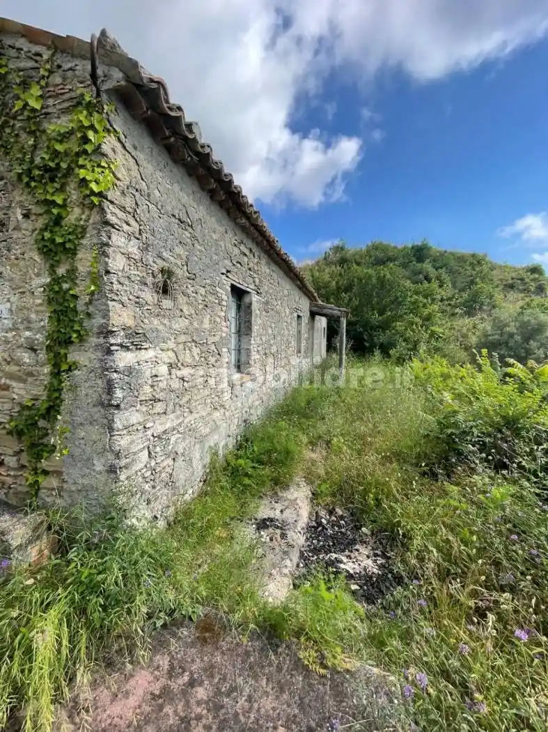 Rustico - Casale in vendita a Serra d'Aiello