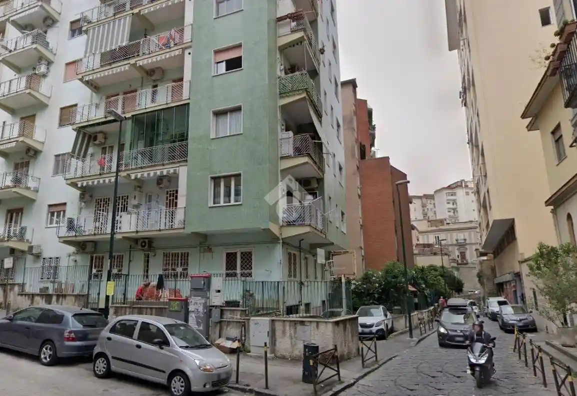 Appartamento in vendita a Napoli