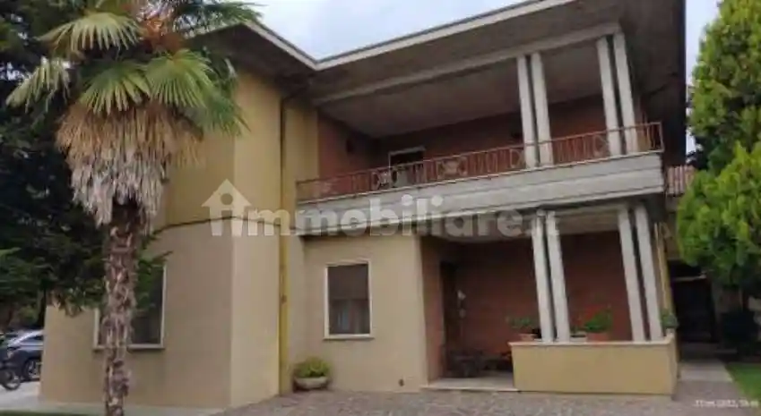 Palazzo - Stabile in vendita a Breganze