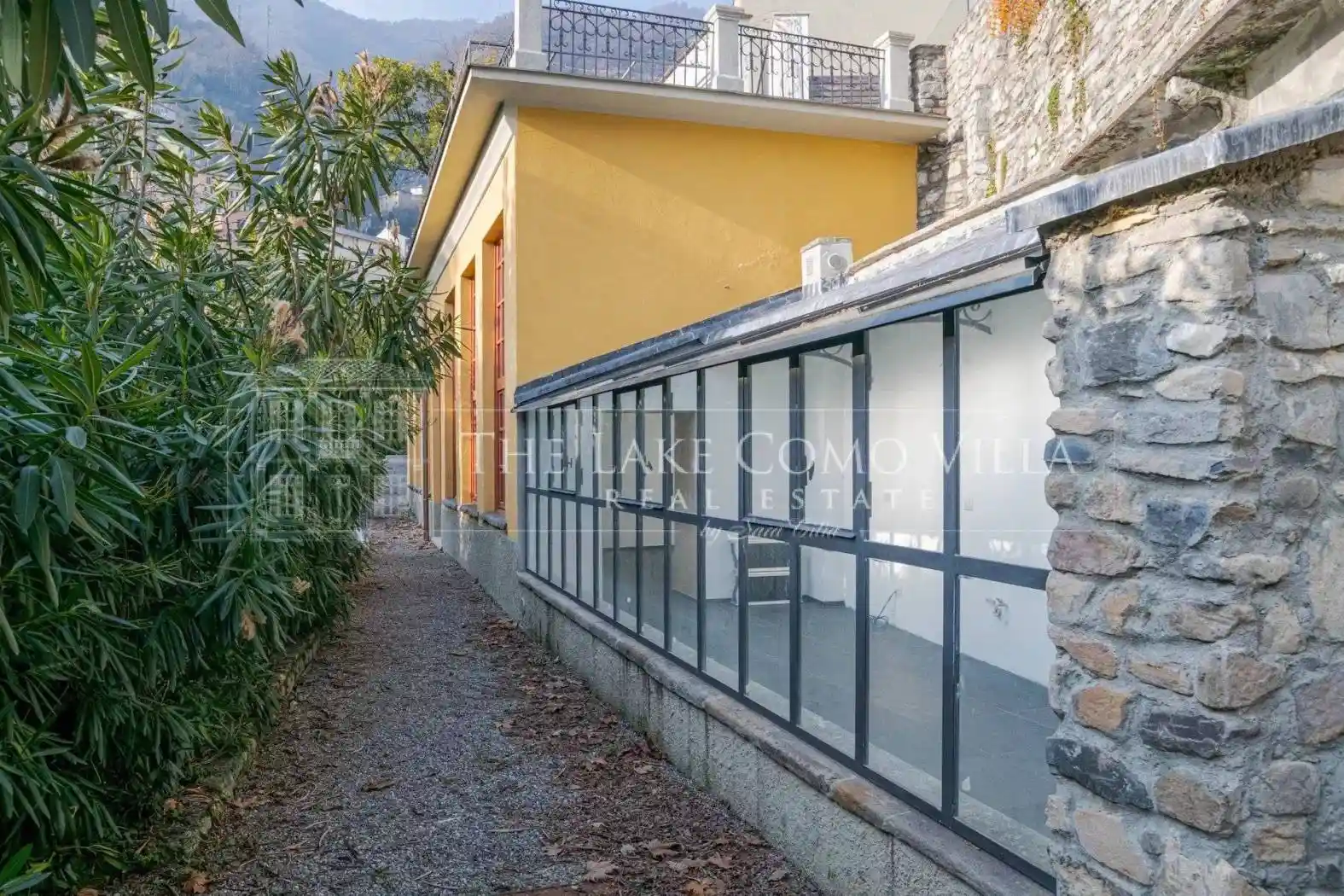 Loft in vendita a Moltrasio