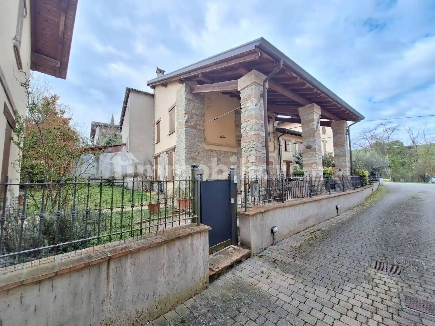 Rustico - Casale in vendita a Felino