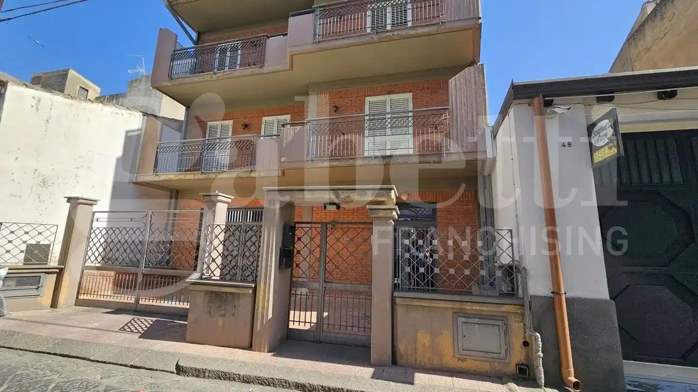 Palazzo - Edificio in vendita a Misterbianco