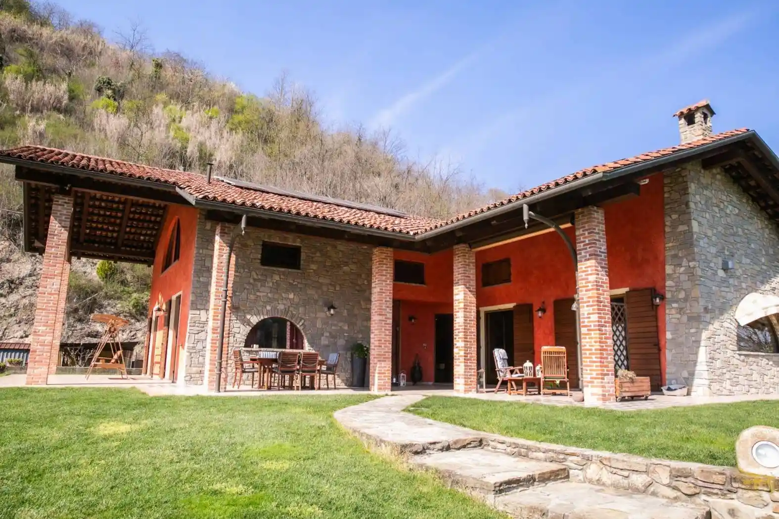 Villa in vendita a Vezza d'Alba