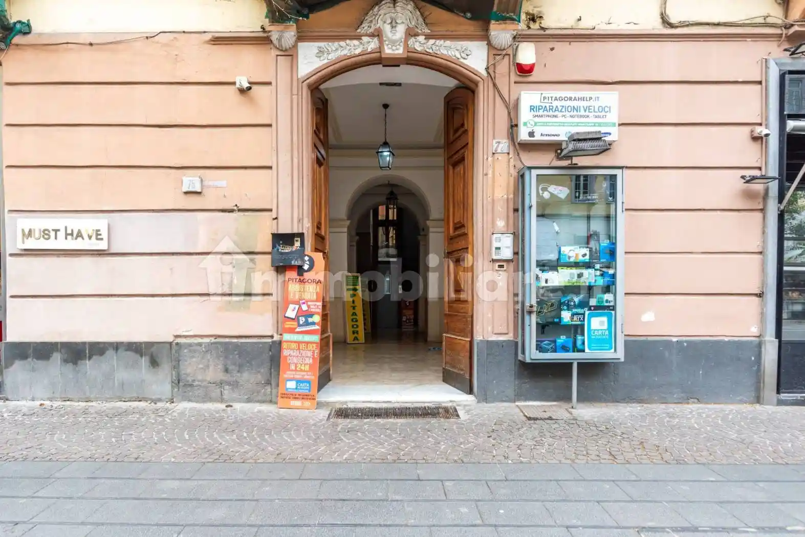 Appartamento in vendita a Napoli