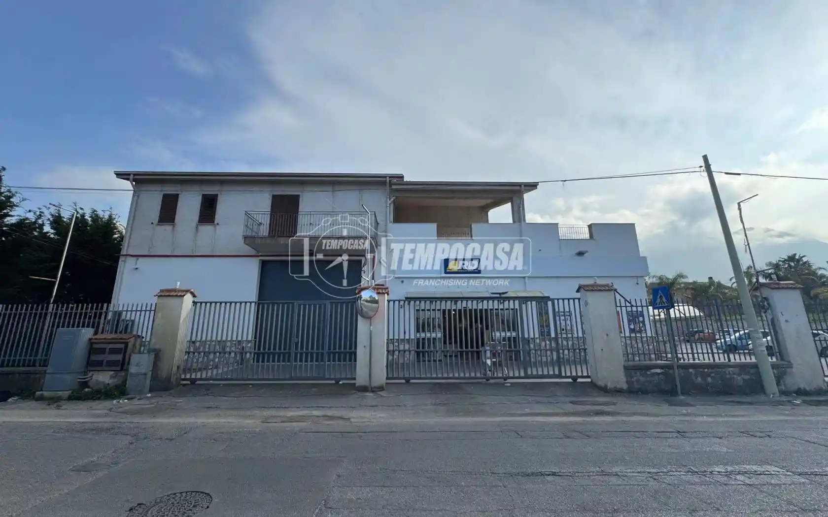 Palazzo - Edificio in vendita a Carini